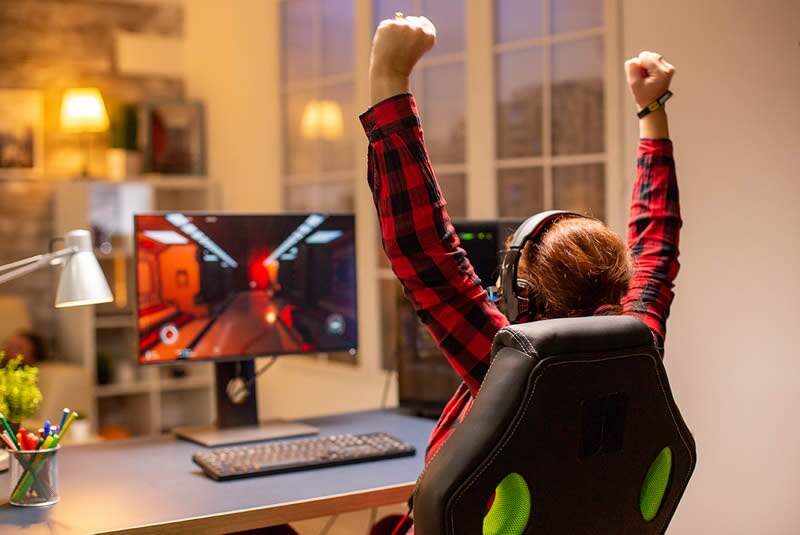 Contabilidade para Gamers e Streamers - foto gamer em jogo online