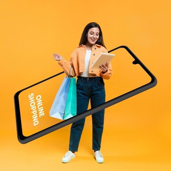 Simples Nacional para e-commerce - imagem de mulher fazerndo compra em loja virtual